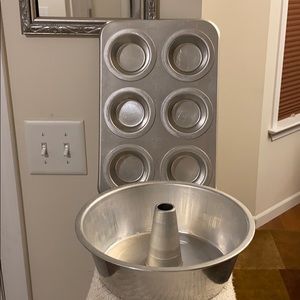 Bakers Bundle Includes Aluminum Bundt Pan and Aluminum Muffin Pan Holiday Baking